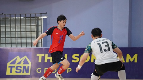  Thái Sơn Nam đánh rơi chiến thắng theo cách không thể tiếc hơn